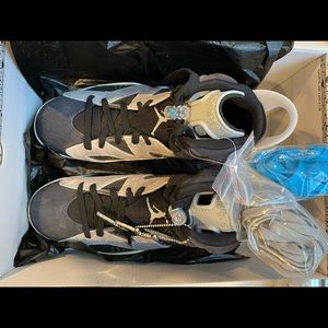 Gray Women’s Air Jordan 6 Retro- Size 9